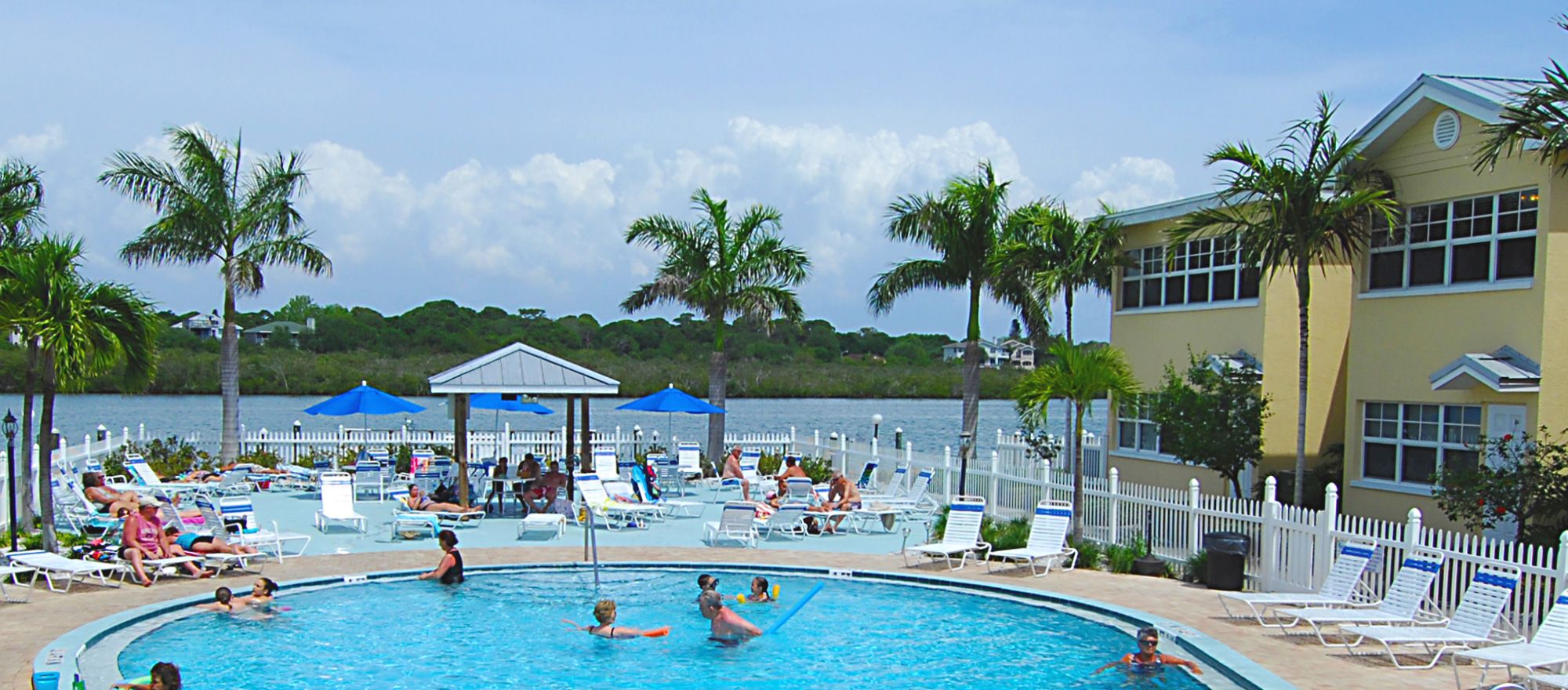 Pool - Barefoot Beach Resort